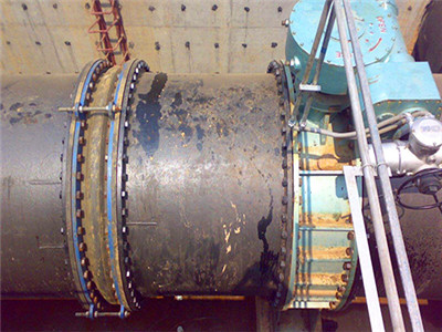 山東菏澤電廠擴(kuò)建工程室外安裝伸縮接頭施工現(xiàn)場.jpg